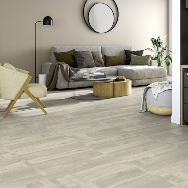 Ambiance chaleureuse avec dalle vinyle rigide Ultime Plus - Patchwork bois blanc dans une pièce à vivre
