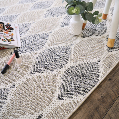 Tapis Essenza gris et beige, déco naturelle avec accessoires en fibres brutes