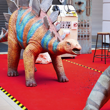 Moquette Stand Expo - Rouge vif avec décor dinosaure - partenariat