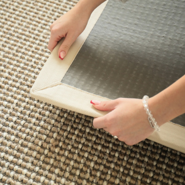 Tapis Laine et sisal Caloundra grosses boucles beige ganse écru - envers