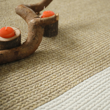 Tapis imitation fibres naturelles intérieur et extérieur Provence aspect jute - gros plan