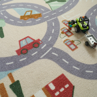 Moquette de jeu enfant circuit de voiture campagne - vue de près
