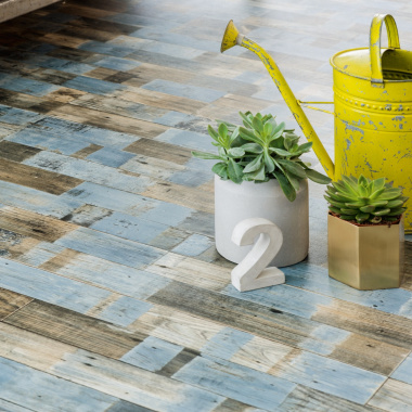 Sol Vinyle Podium - imitation Parquet bleuté - vue de près