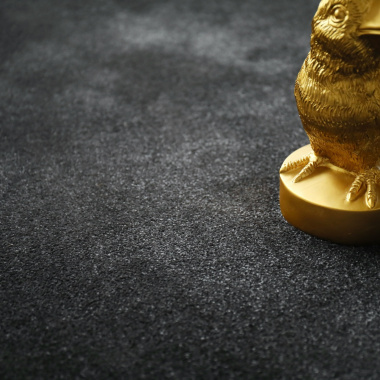 Tapis sur mesure doux Hypnose noir velours - gros plan