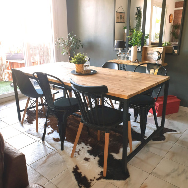 Tapis Peau de bête - Imitation Vache - Design - Salle à manger