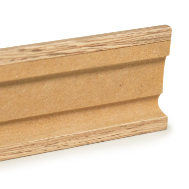 Arrière de la plinthe Kronoswiss Modèle H avec rainure passe-câbles