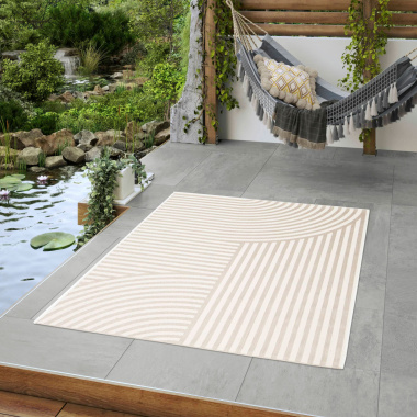 Tapis beige Graphic Line, lignes graphiques modernes dans cadre extérieur végétal
