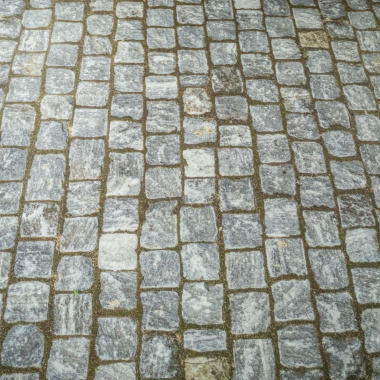 Revêtement Stand imprimée effet pavés anciens – moquette aiguilletée pour stands professionnels