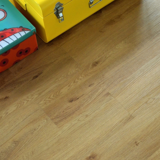 Lame vinyle rigide Performance Clic 5G parquet chêne, rendu chaleureux