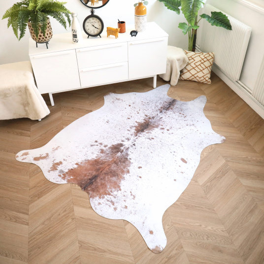 Tapis peau de bête imprimé HD - Imitation vache tachetée claire - Marron et blanc - Vue de loin