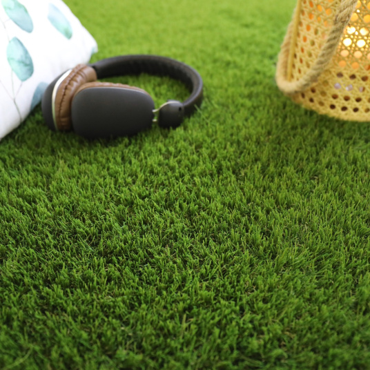 Gazon synthétique Liberté - 45mm - Vue de près