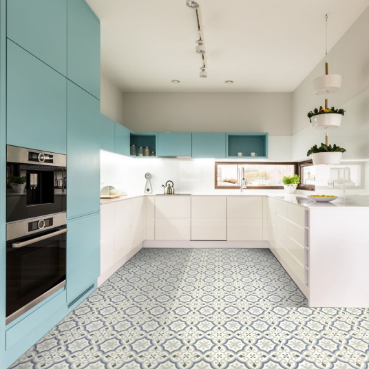 Sol Vinyle Textile Rénove - Effet carreaux de ciment arabesques bleu et gris - Cuisine