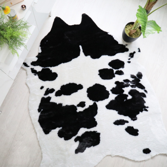 Tapis peau de bête - Imitation vache Holstein - Noir et blanc - Vue de haut