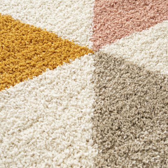 Tapis doux à poils longs - Eden - Triangles multicolore - gros plan