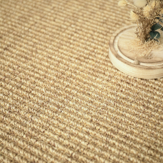 Tapis sisal grosses boucles Cuba orge, ambiance artisanale et végétale et déco champêtre