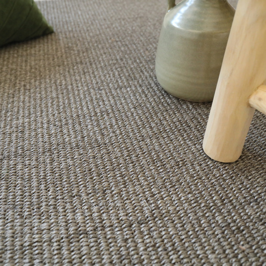 Moquette en sisal haut de gamme Terralys, teinte argile, pour un intérieur élégant et résistant