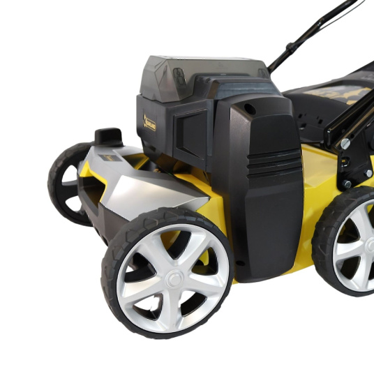 Châssis robuste et roues larges de la brosseuse Garland 602-V23 sans fil