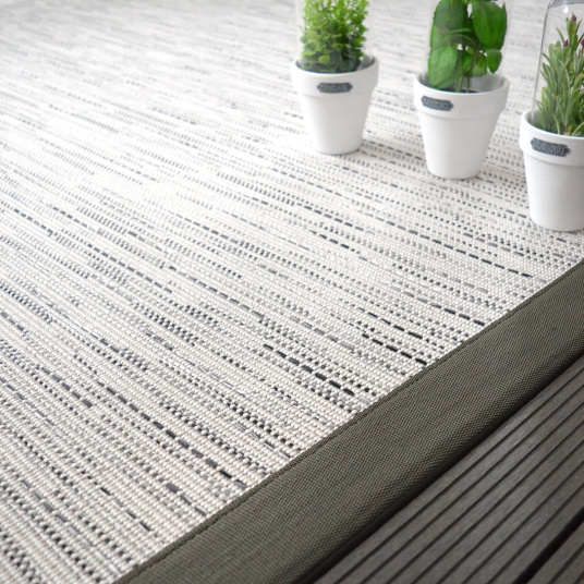 Tapis intérieur / extérieur - Bornéo blanc - Ganse anthracite - vue de près