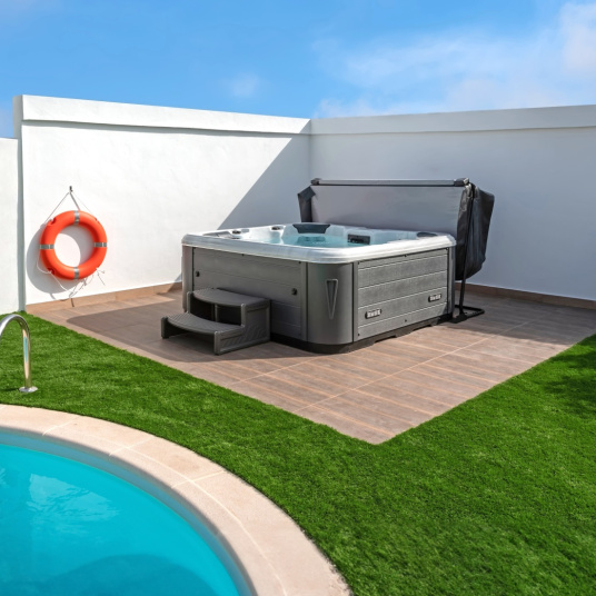 Gazon synthétique Farniente - 40 mm - jacuzzi