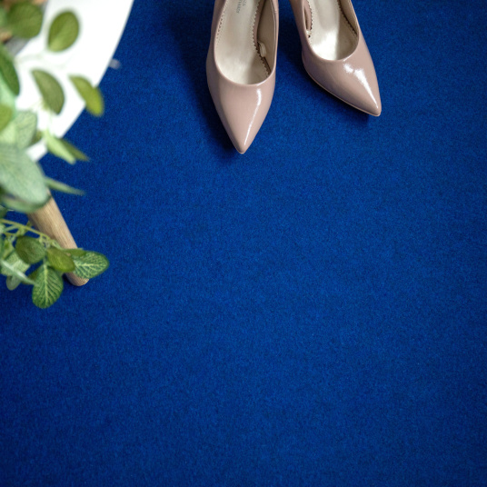 Moquette polypropylène filmée Stand Event Bleu roi, idéale circulation sur stand