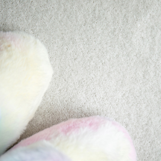 Moquette ultra douce Pulse gris perle, détail fibre dense et veloutée