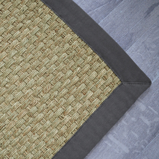 Tapis jonc de mer Paro fin natté 4x4 ganse coton anthracite - Côté tranche