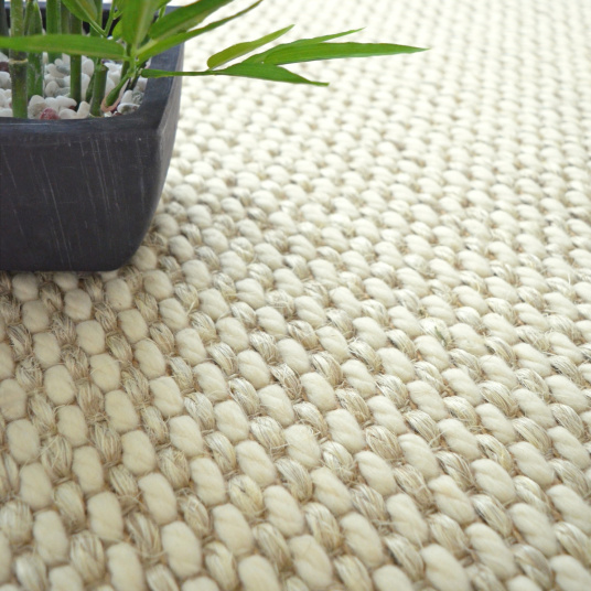 Détail texture Albury Blanc crème, laine vierge et sisal haut de gamme pour salon cosy
