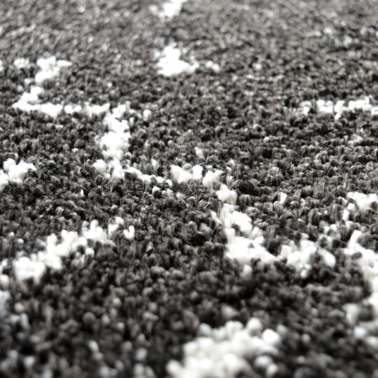 Tapis motif Berbère Dharan Foncé - gros plan