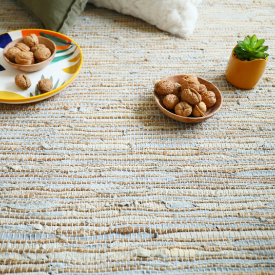 Tapis en matière recyclée - Japandi - Couleurs nudes - Ambiance salon