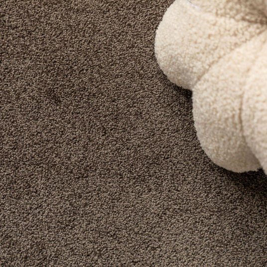 Tapis sur mesure en polyester recyclé Re-cycle Chocolat, tapis confectionné à vos dimensions en France