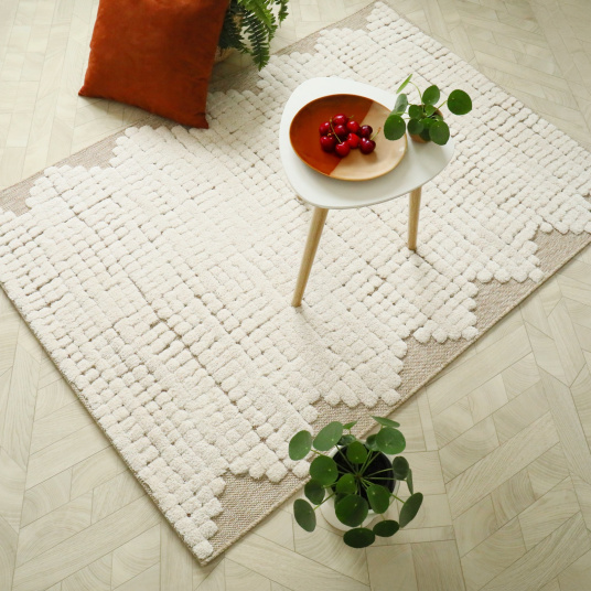 Tapis de salon en matière recyclée Ode à la vie beige et crème - salon