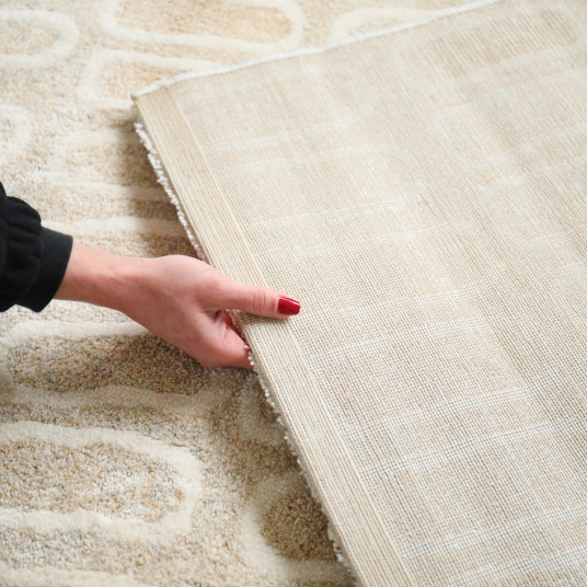 Tapis de salon ou chambre Identité beige nude - envers