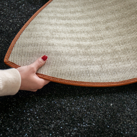 Tapis Miaou Halloween - Chat noir pailleté - Édition limitée avec envers textile et galon marron cuivré, confectionné en France