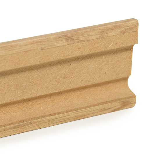 Face arrière de la plinthe Modèle F montrant le passage de câbles