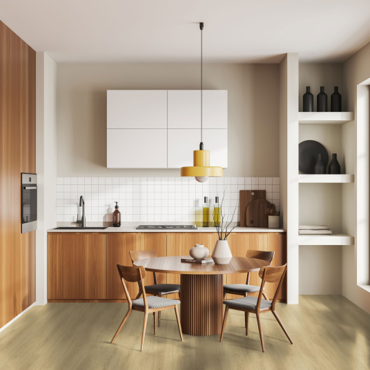 Lame vinyle Gerflor Senso Clic 3 Scandinav Light dans un espace repas aux lignes architecturales
