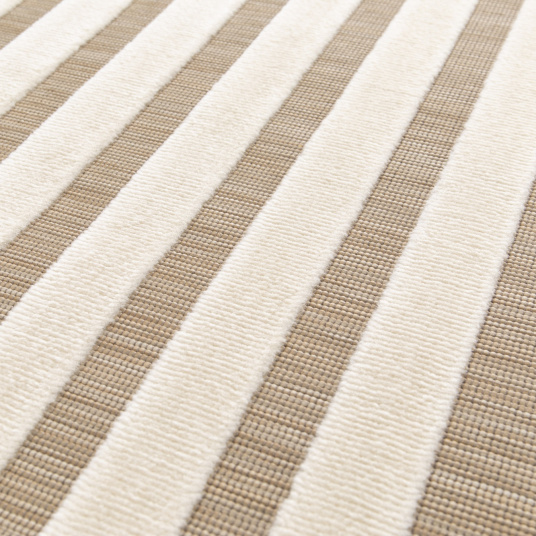 Tapis intérieur et extérieur en relief Luna beige et noir - gros plan