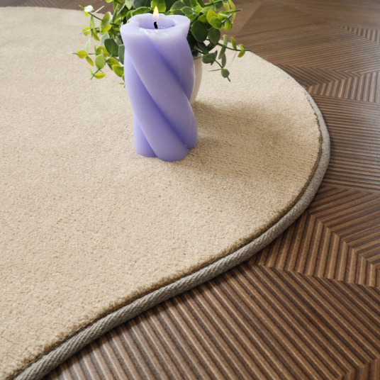 Tapis en matière recyclée de forme organique - Re-cycle - Beige - vue de près