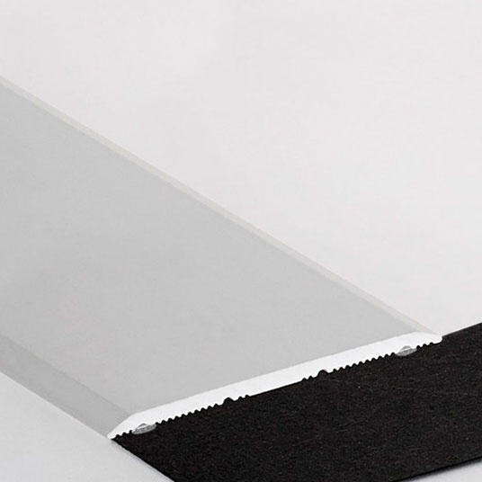 Barre de seuil de porte Romus adhésif 90 cm - Alu incolore - Extra plat - Proportion barre de seuil