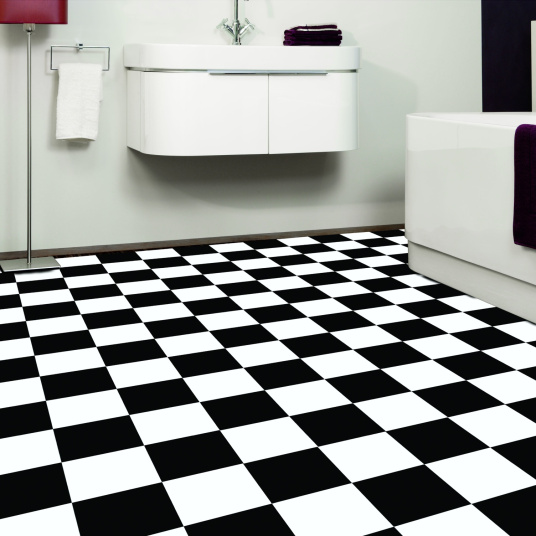 Sol vinyle link plus carrelage damier noir et blanc - salle de bain