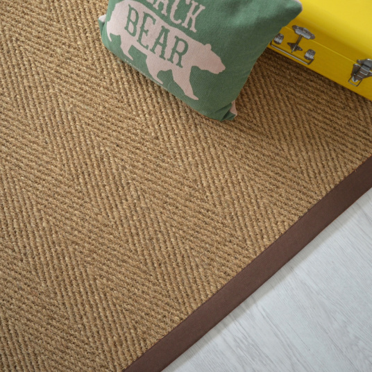 Tapis Coco Paravan chevron ganse coton marron - vue de haut