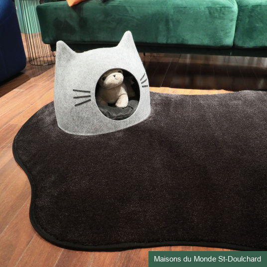 Tapis contemporain de forme organique Hypnose noir velours - vue de près