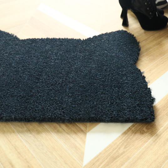 Zoom sur le paillasson design Chat Miaou anthracite en fibres naturelles 