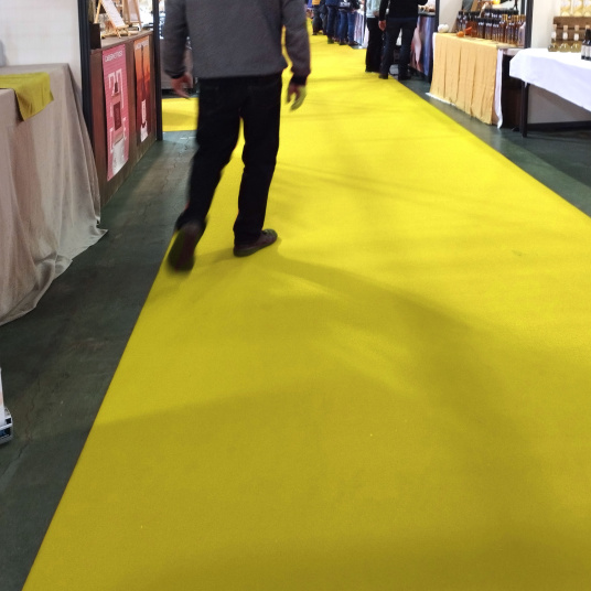 Moquette Stand Event jaune, revêtement textile pour salons et foires