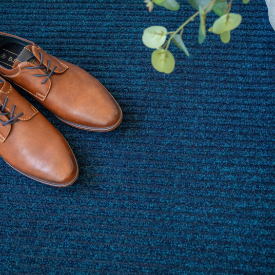 Tapis antisalissures et antidérapant bleu, moquette résistante à relief régulier