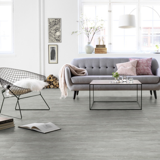 Lames sol vinyle à clipser ID Essential Click 30 Country Oak Cold Grey, ambiance salon épurée et tendance