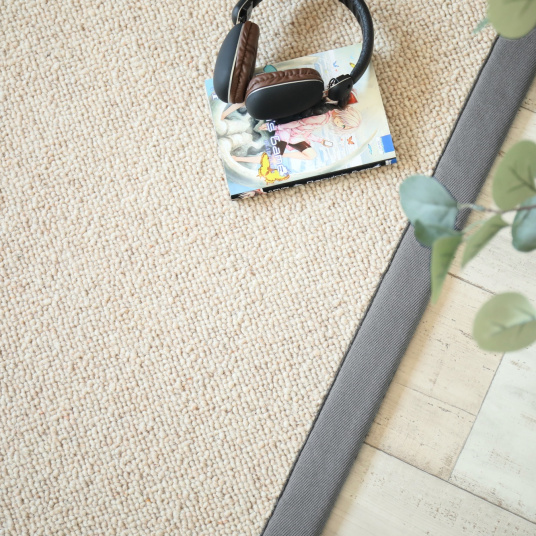 Tapis naturel en pure laine Latoon grège ganse grise - vue de haut