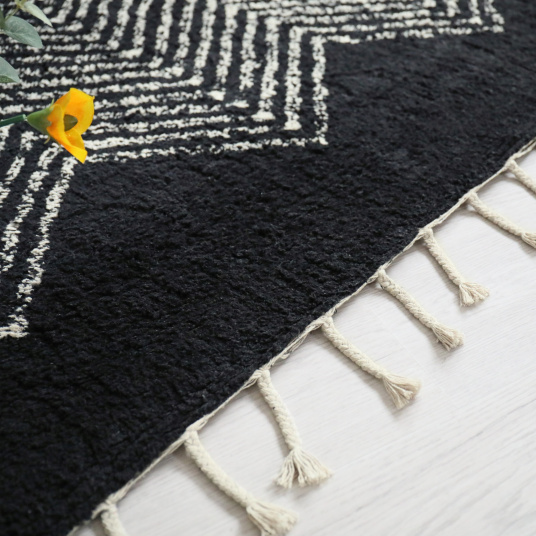 Tapis style Berbère avec franges - Arrow noir - tranche