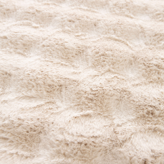 Détail du tapis Bubly Latté beige clair à texture fausse fourrure ultra-douce