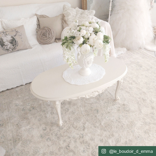 Tapis à motif floral oriental Médina écru - partenariat