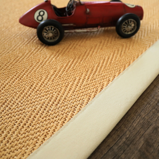 Tapis Sisal Veracruz - Chevron - Miel - ganse coton écru - gros plan